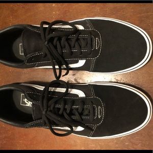 Men’s Vans ward shoes. Size 12